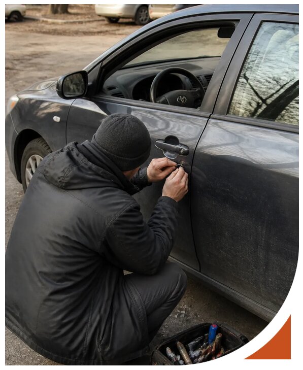 Профессиональное вскрытие автомобиля Тойота без повреждений в Ульяновске